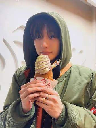 RIIZE Anton「牽手約會照」掀熱戀風波！女方親發聲澄清：是兒時好友