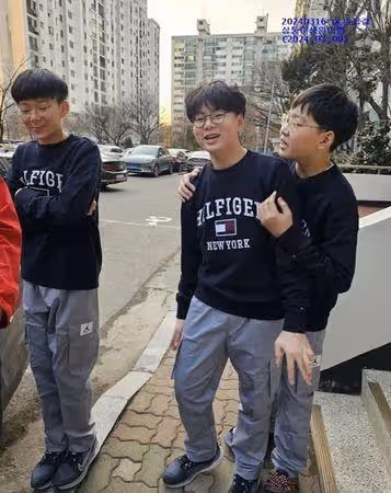 《超人》三胞胎迎13歲生日！　最新近況曝光「暴風成長」掀議