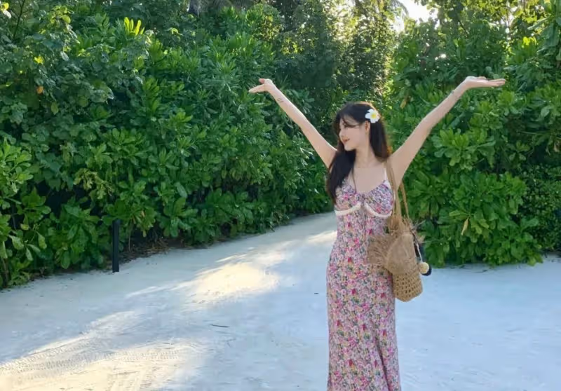 春天的浪漫自由,穿上碎花裙,擁抱生活的不期而遇