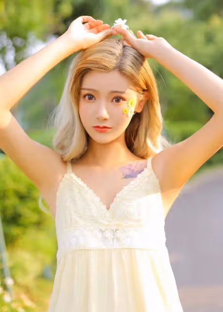 《狂蟒之災》美女王星辰離異懷孕!她魔鬼身材性感火辣