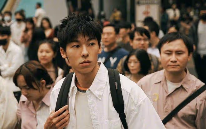 許光漢出席發布會,宣布不再演高中生,表示:這樣下去也不是辦法