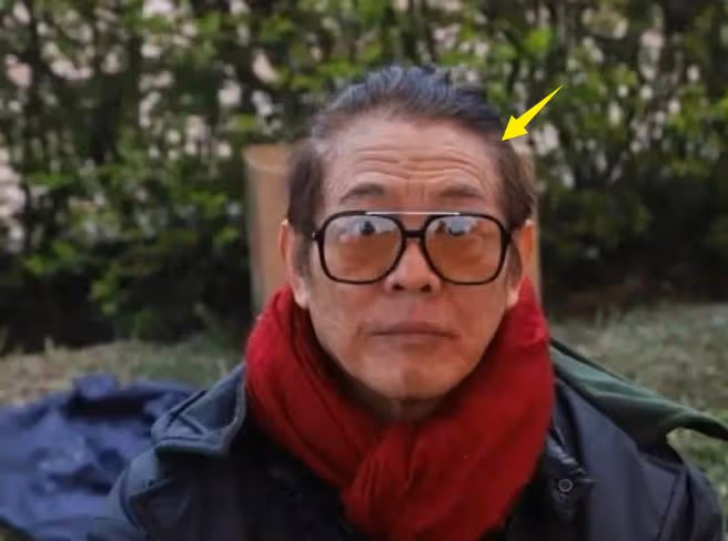 70歲成龍出席活動老太多,頭髮鬍子全白了,幾天前好友剛去世!