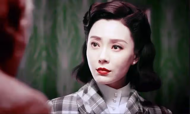 《江河之上》開播，陳數用一個拉絲的眼神，告訴我們演技