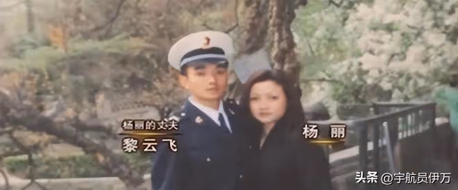 貴州美女賣樹葉13年,靠央視走紅,一片7千,如今成人生贏家