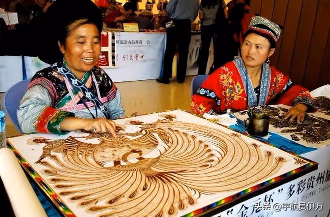 貴州美女賣樹葉13年,靠央視走紅,一片7千,如今成人生贏家