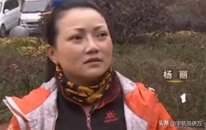 貴州美女賣樹葉13年,靠央視走紅,一片7千,如今成人生贏家