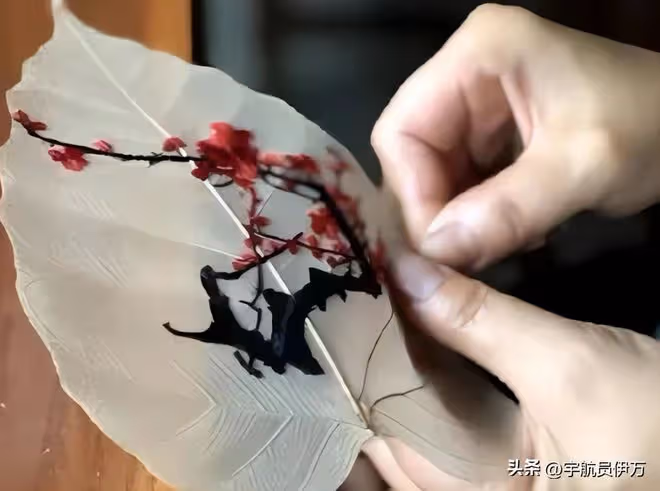貴州美女賣樹葉13年,靠央視走紅,一片7千,如今成人生贏家