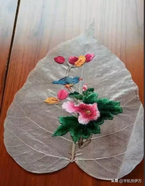 貴州美女賣樹葉13年,靠央視走紅,一片7千,如今成人生贏家