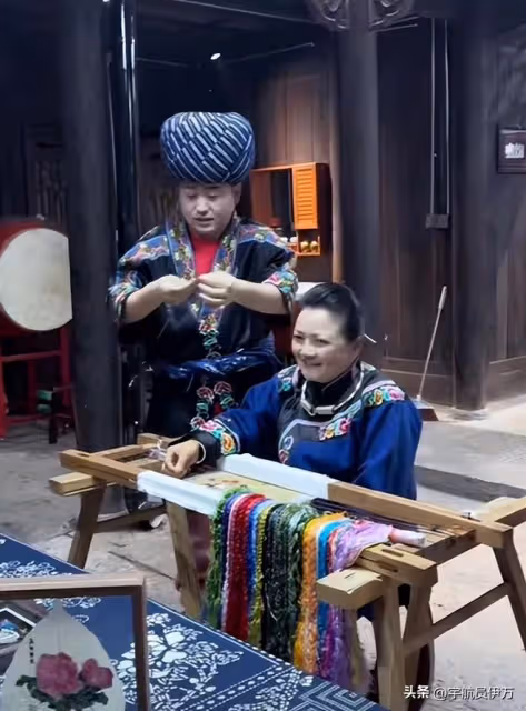貴州美女賣樹葉13年,靠央視走紅,一片7千,如今成人生贏家