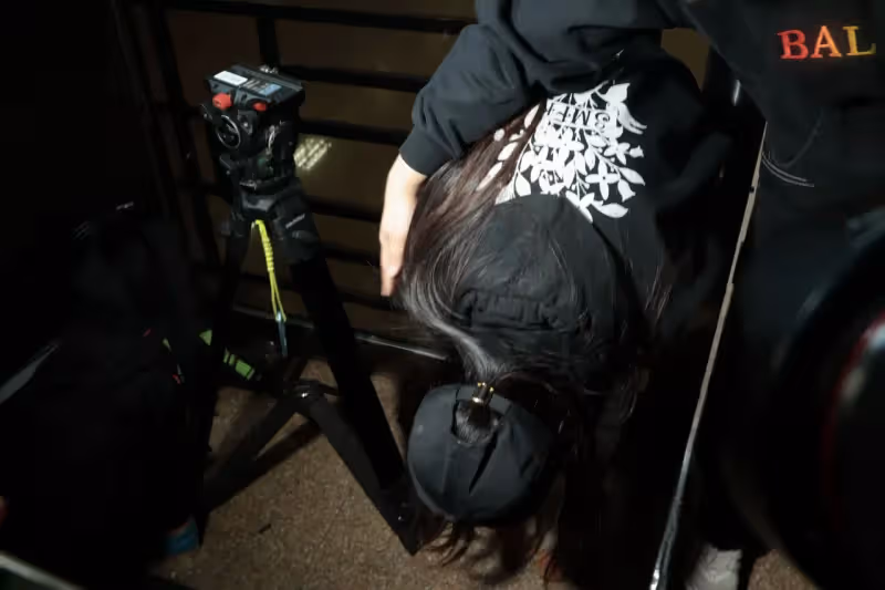 阿沁愛妻持毒無保請回！　花花鞠躬道歉「個人行為和老公無關」：會好好面對錯誤