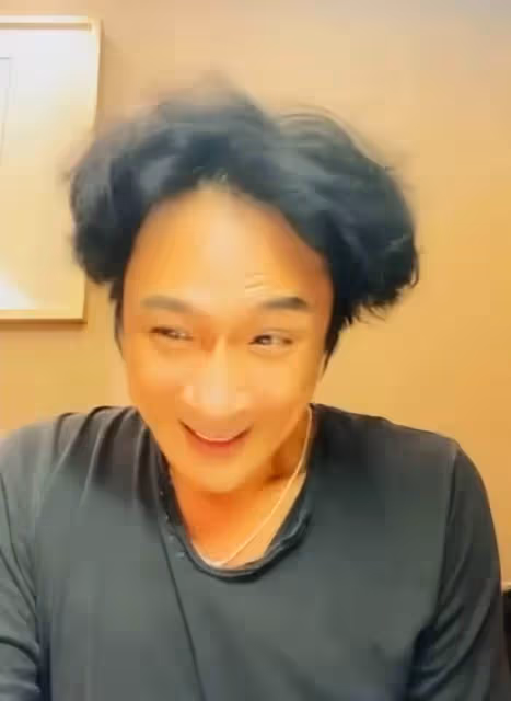 吳鎮宇深夜又整活?模仿陳奕迅唱歌好癲,學梁朝偉社恐抿嘴一絕