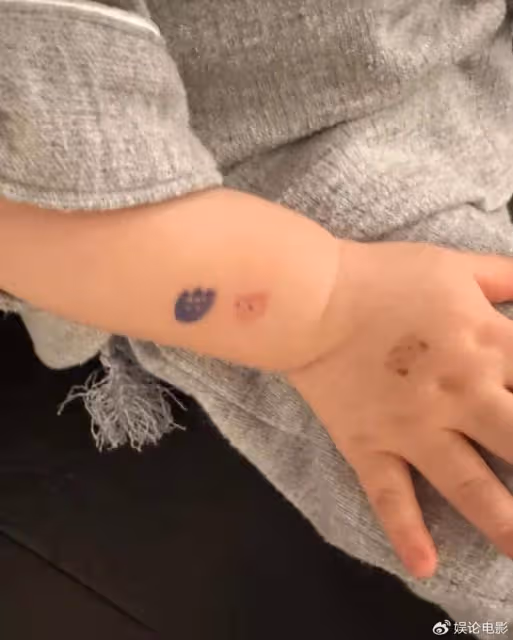孫藝珍出席活動,生圖暴露細紋,網友評論生孩子傷害大被反駁