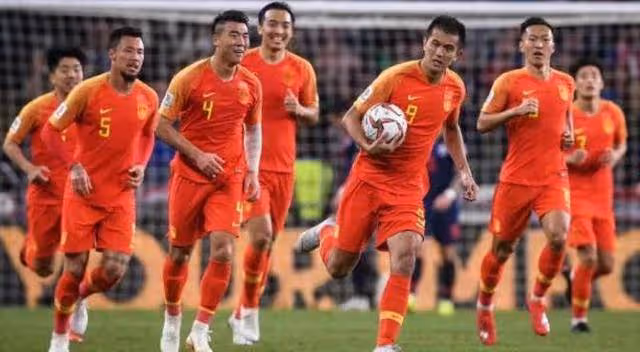19歲的中國姆巴佩已入選中國男足!已跟歐洲豪門簽約,斬獲處子球
