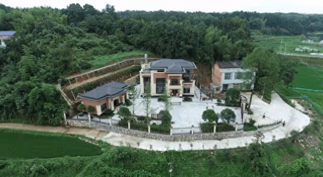 手握7百萬存款!老夫妻退休後「回農村老家養老」 蓋大別墅居住「不到半年無奈搬走」