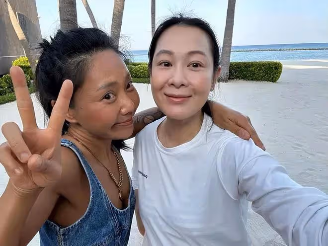 在街頭拍到劉若英,滿臉皺紋斷崖式衰老,但沒整容很自然的漂亮啊