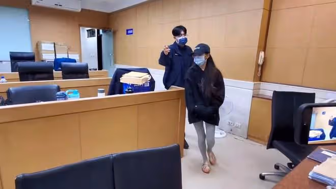 飛兒樂團阿沁妻子藏毒，是夜店大亨送的，親妹妹出面怒懟網友