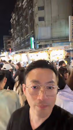汪小菲現蹤寧夏夜市吃路邊攤!傳想在台灣買房:要好好攢錢了