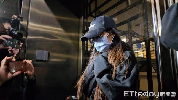 阿沁妻子藏大麻90度鞠躬道歉 哽咽悔:我會好好面對錯誤