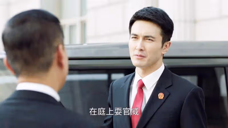 一個矽膠臉一個全程皺眉,兩人拖垮《江河之上》,劉之冰有心無力