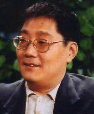 他捧紅了那英韓紅,因詐騙罪入獄病死獄中,妻子為他至今未嫁!