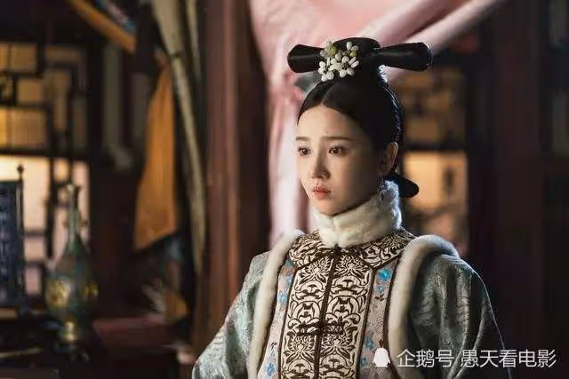 因身材太好被迫退役,被導演相中後,在娛樂圈火得一塌糊塗