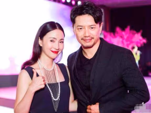 她是運動員出身,曾9次拒絕富豪的求婚,後嫁光頭老公倍受寵愛!
