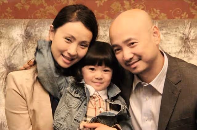 她是運動員出身,曾9次拒絕富豪的求婚,後嫁光頭老公倍受寵愛!