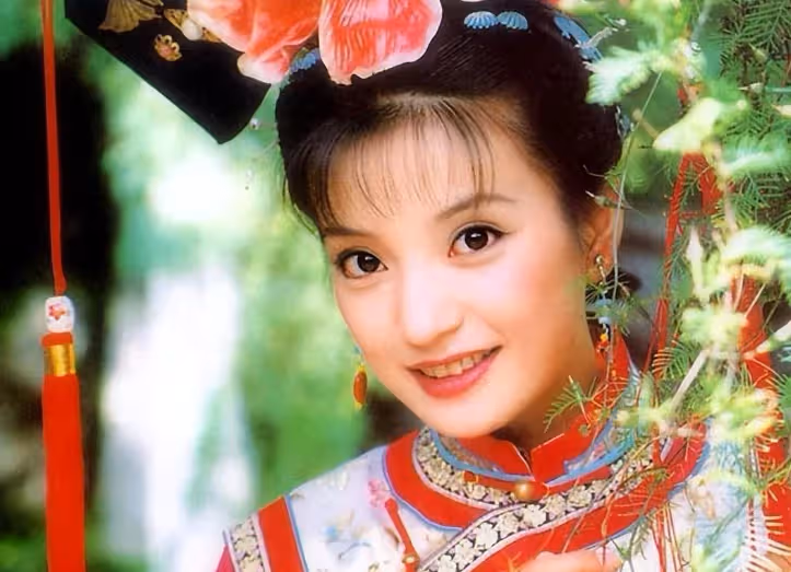 趙薇的惡行何止親日辱華,再看她如今處境,48歲的她後悔了嗎?