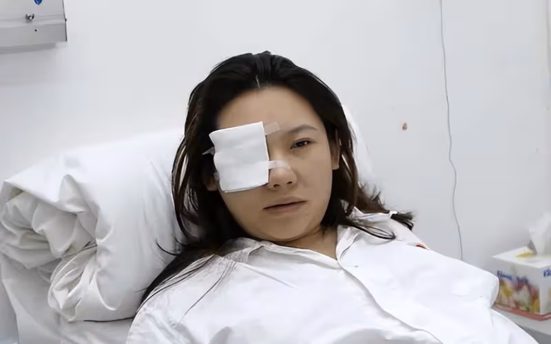 趙薇的惡行何止親日辱華,再看她如今處境,48歲的她後悔了嗎?