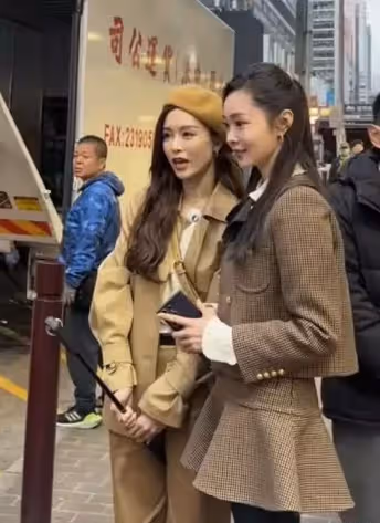 當35歲文詠珊和34歲宋軼合影,我才明白:骨相美與皮相美的區別!