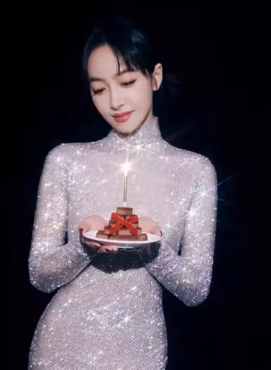 宋茜的37歲生日寫真大片：女神范兒與明艷動人的完美結合