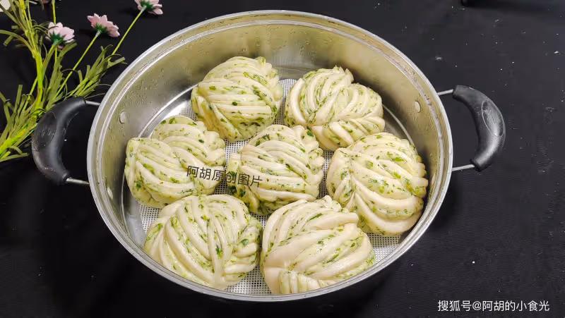 春天使勁吃，一口軟嫩賽人參！揉到花捲里，多一份好營養、多一份清香好滋味