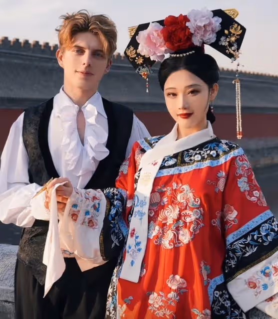 百萬情侶博主涉詐騙後續:女方承認母親因詐騙坐牢,稱自己不知情