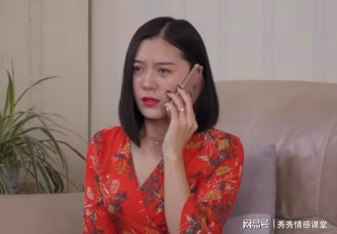我上大學跟叔叔借錢，他甩我200說不用還，如今想要我一套拆遷房