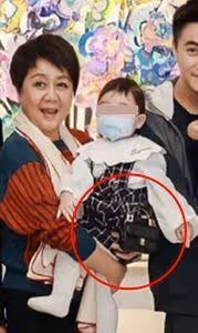 奚夢瑤豪送2歲女兒「百萬愛馬仕包」　網羨慕：普通人只適合看
