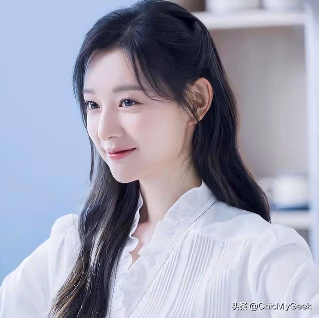 《淚之女王》金智媛化身霸道女總裁，出道14年不變的少女美貌！
