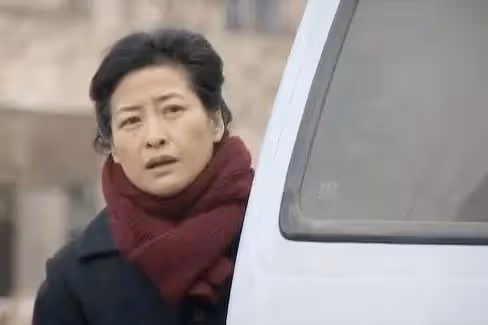 我家是種菜的,去堂妹家作客常會送菜當心意,但久了她們卻覺得理所當然,也不曾回送我什麼東西!今天堂妹要我買20公斤花生油,我辛苦送去「她卻跟我翻臉」,看...