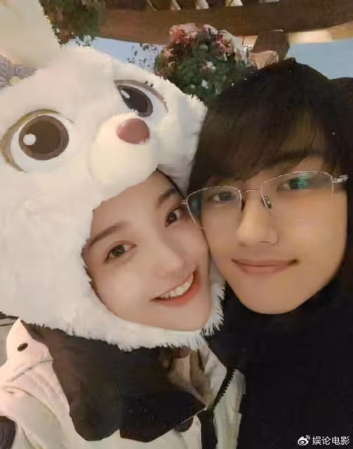 金莎生日,孫丞瀟為她做蛋糕,過年見了父母沒說結婚專心搞事業
