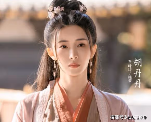 《與鳳行》情感糾葛:清夜、小荷與葉詩,誰是誰的救贖,誰又是誰的輪迴?