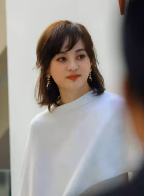 41歲孫儷生圖美上熱搜,至少年輕10歲,重回顏值巔峰