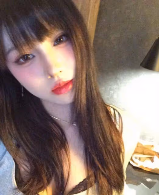 被汪峰女兒留學照驚艷到了,18歲身材搶鏡驚艷全場,女神范十足