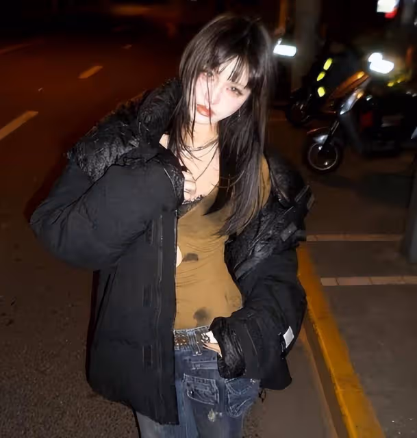 被汪峰女兒留學照驚艷到了,18歲身材搶鏡驚艷全場,女神范十足