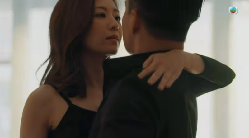 TVB新晉男星與陳自瑤貼身熱舞！還拋媚眼！回應現實中性取向