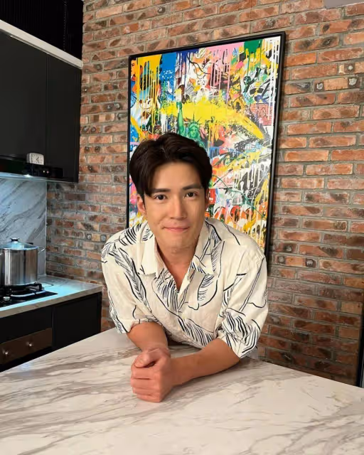 TVB新晉男星與陳自瑤貼身熱舞!還拋媚眼!回應現實中性取向