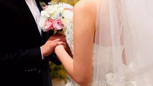 跟老公親熱,婆婆突然打開房門:攤上一個沒界限感的婆婆該怎麼辦