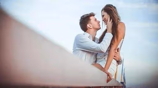 跟老公親熱,婆婆突然打開房門:攤上一個沒界限感的婆婆該怎麼辦