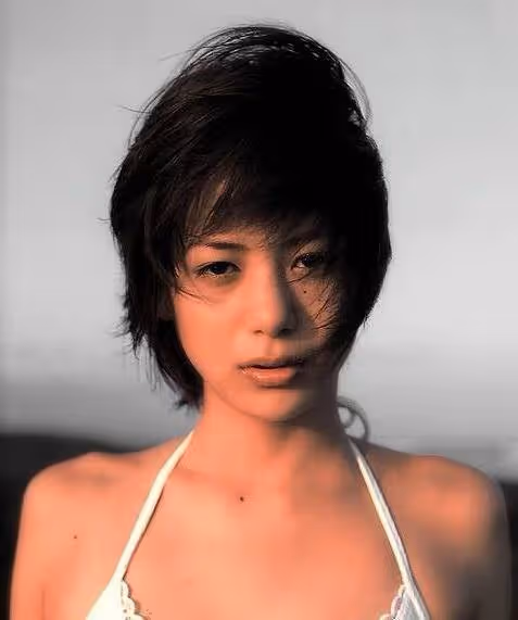 日本極具魅力的女演員伊藤愛子,散發著無法抗拒的性感魅力!