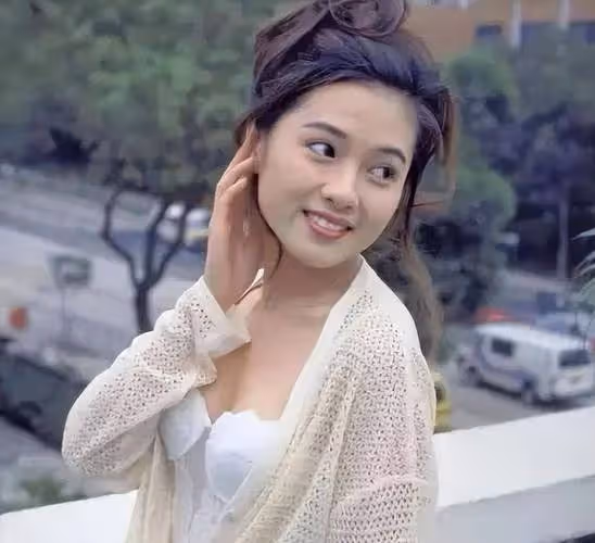 「絕代風華!李麗珍,性感魅力無法抗拒!」
