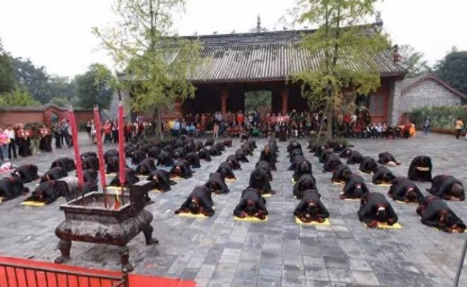 老俗語：「女兒不上娘家墳，否則斷了娘家門」，有沒有道理