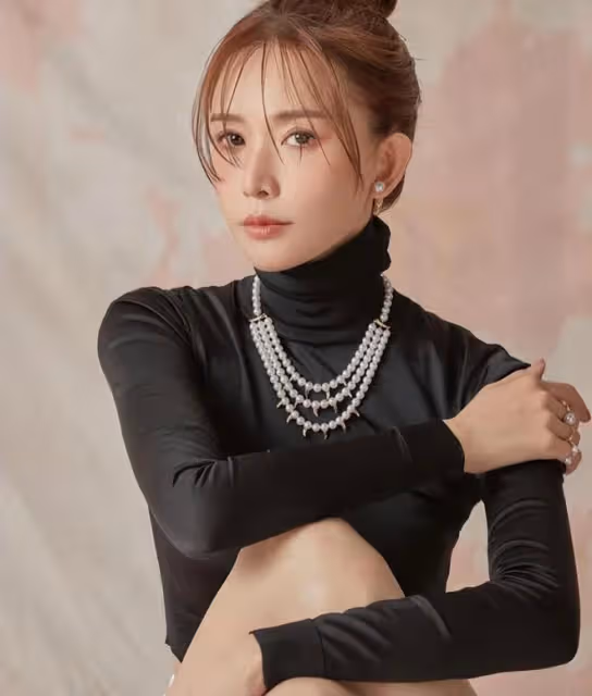 49歲林志玲近照曝光,穿露腰裝秀辣媽身材,狀態滿滿美貌不輸從前